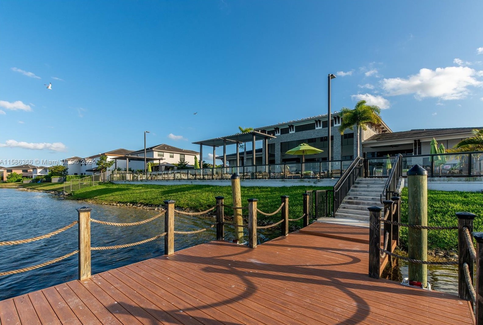 15824 91 Ct, Hialeah FL  33018-1990 exterior