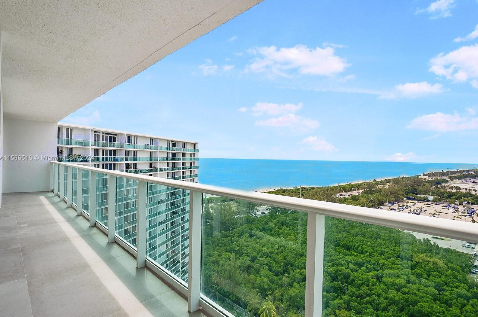 100 Bayview Dr Apt 2125, Miami, FL 33160