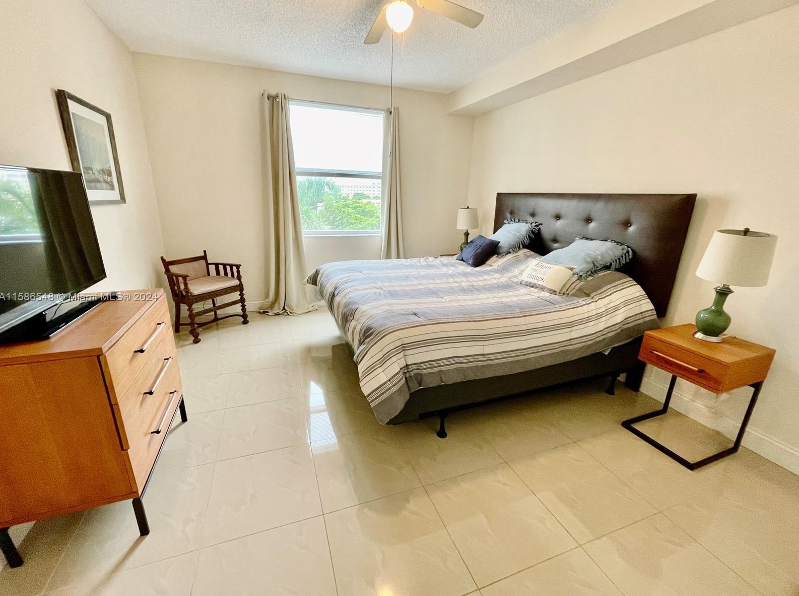 17150 N Bay Rd #2511, Miami Beach, FL 33160