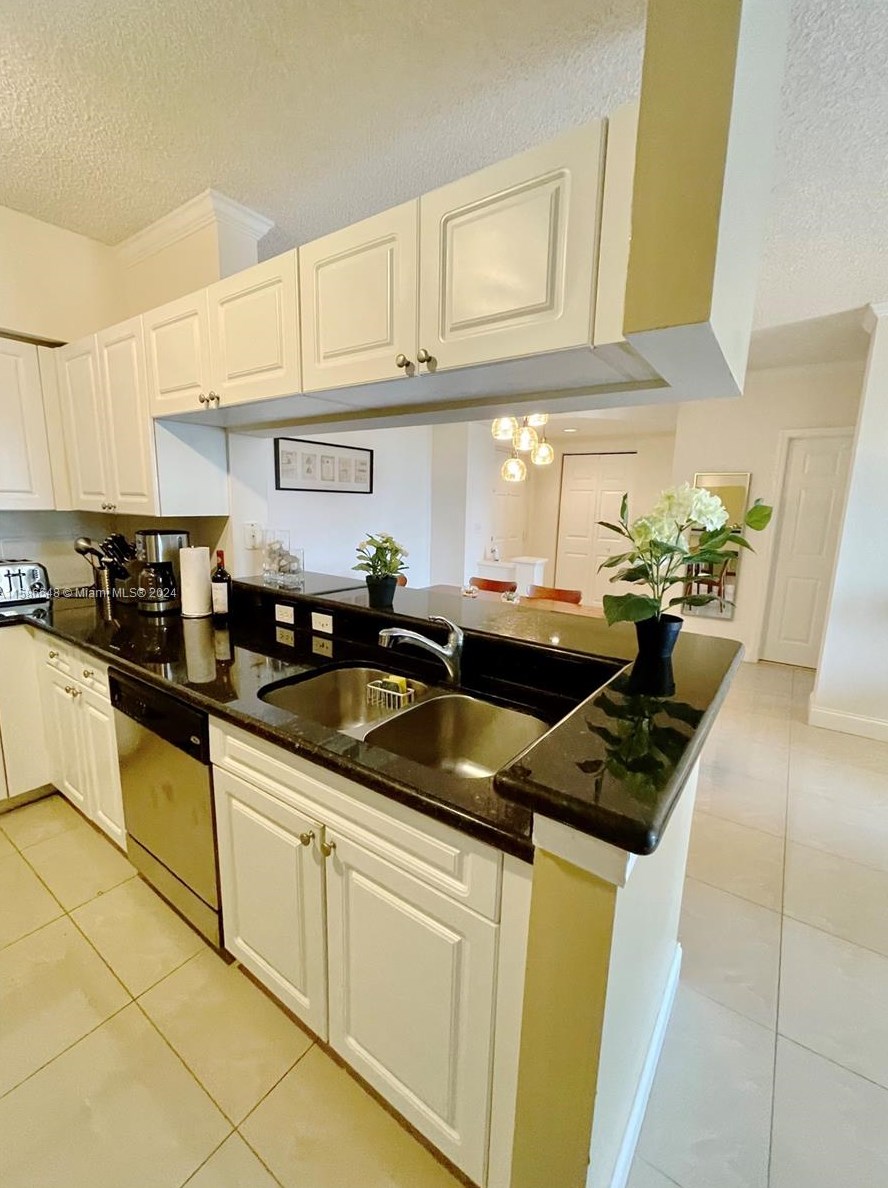 17150 Bay Rd, Miami FL 33160-3413 exterior