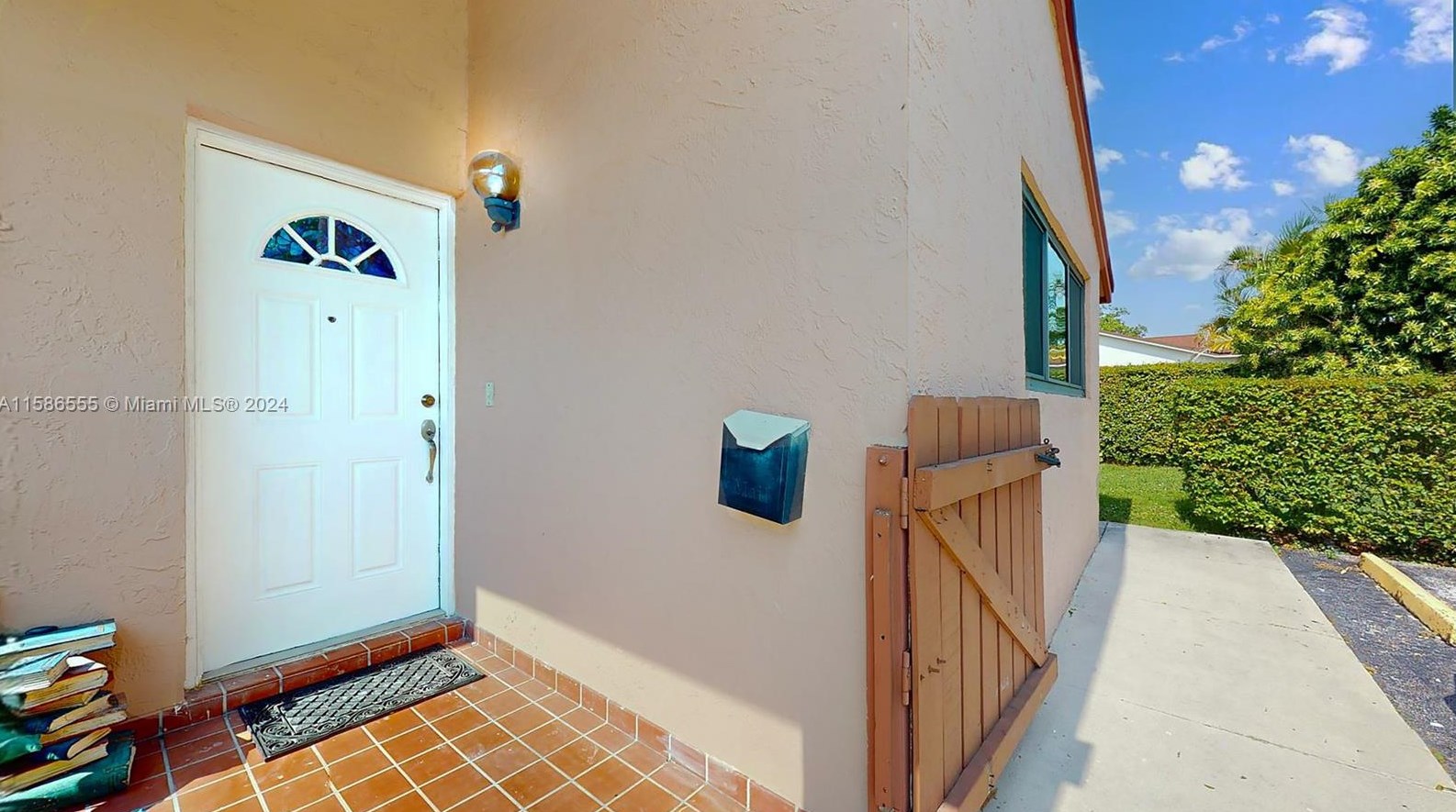 1030 87th Ave, Miami, FL 33174-3264