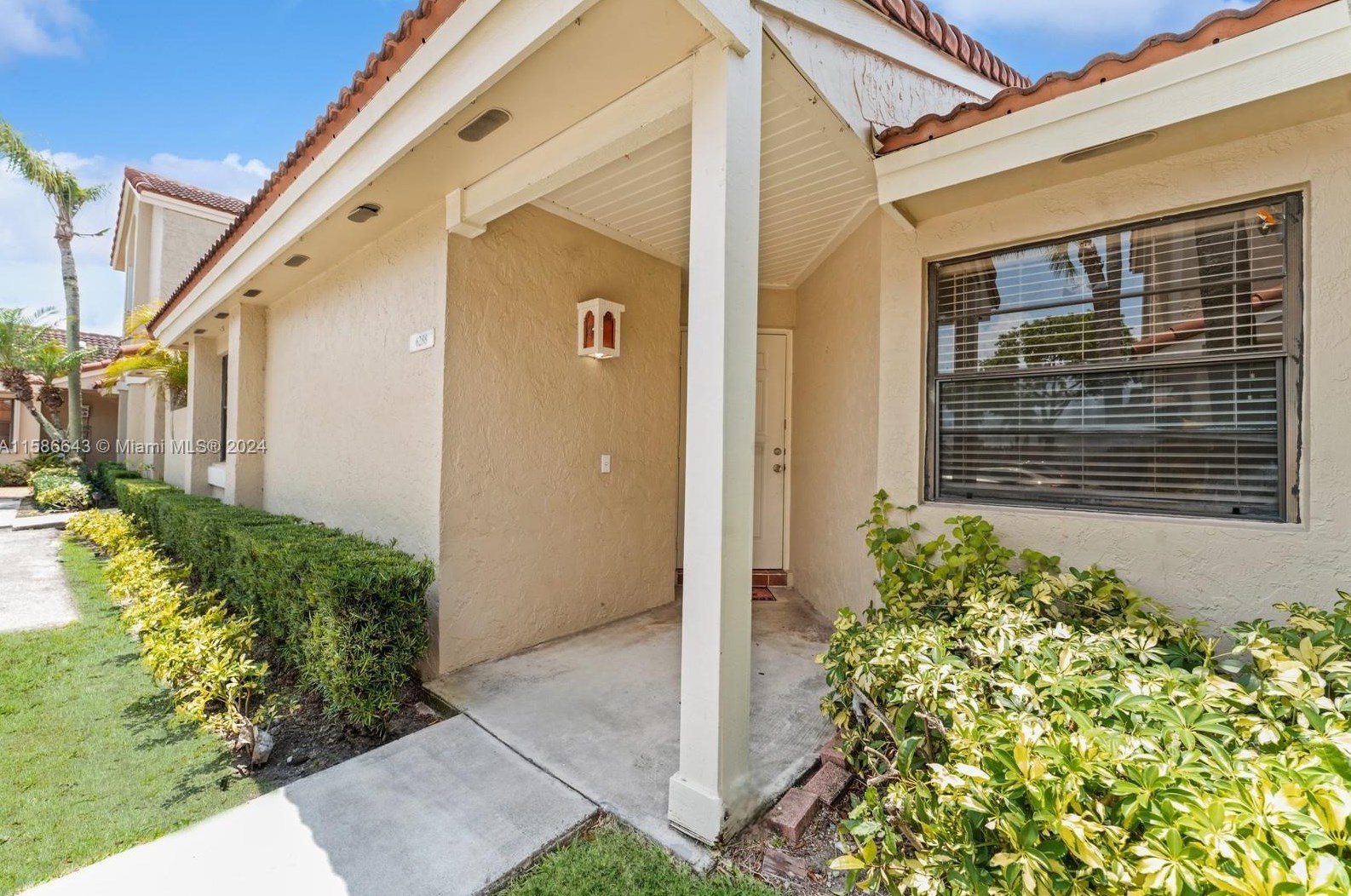 6288 Nw 170th Terrace, Hialeah, FL 33015