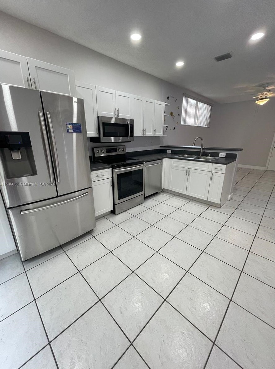 3720 Westminster St, Hollywood, FL 33021-1374