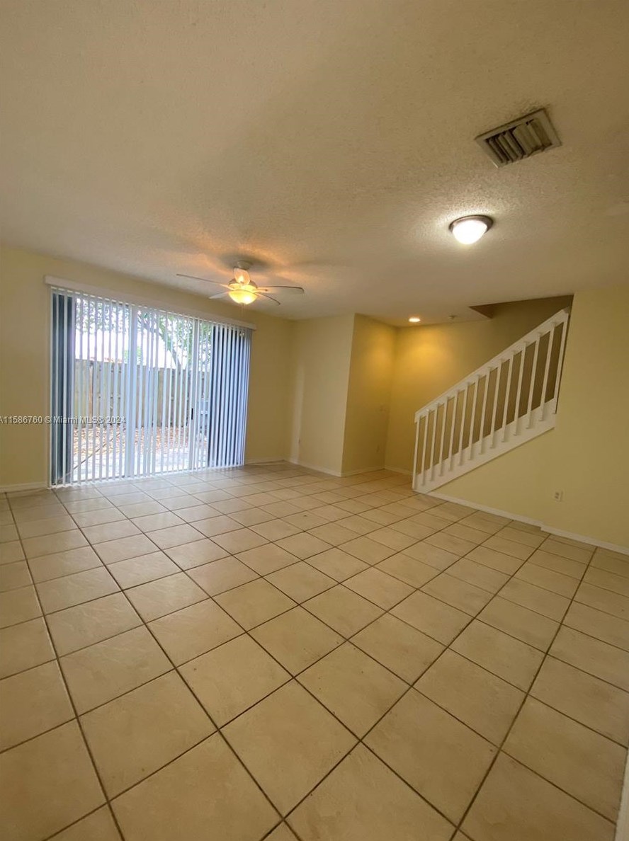 959 42nd Pl, Homestead, FL 33033-5162