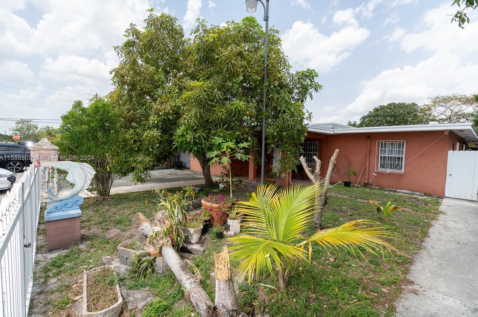 621 E 46th St, Hialeah, FL 33013