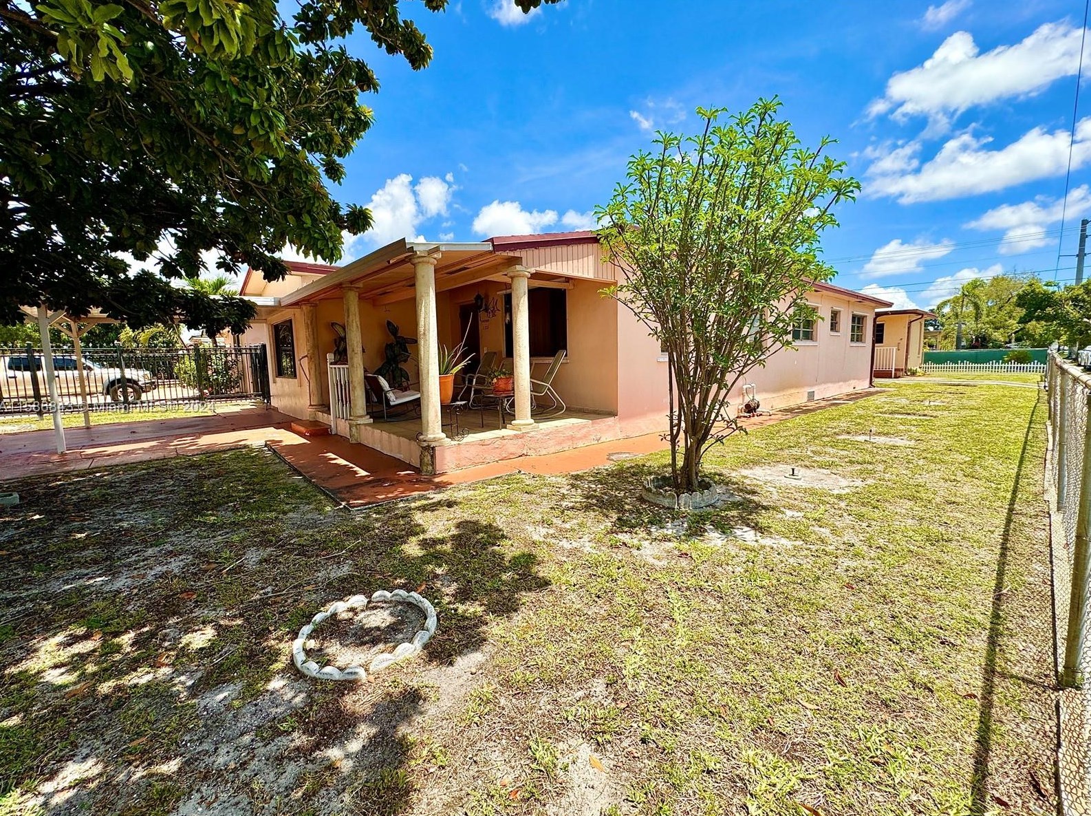 1321 2nd Ave, Hialeah, FL 33010-3517