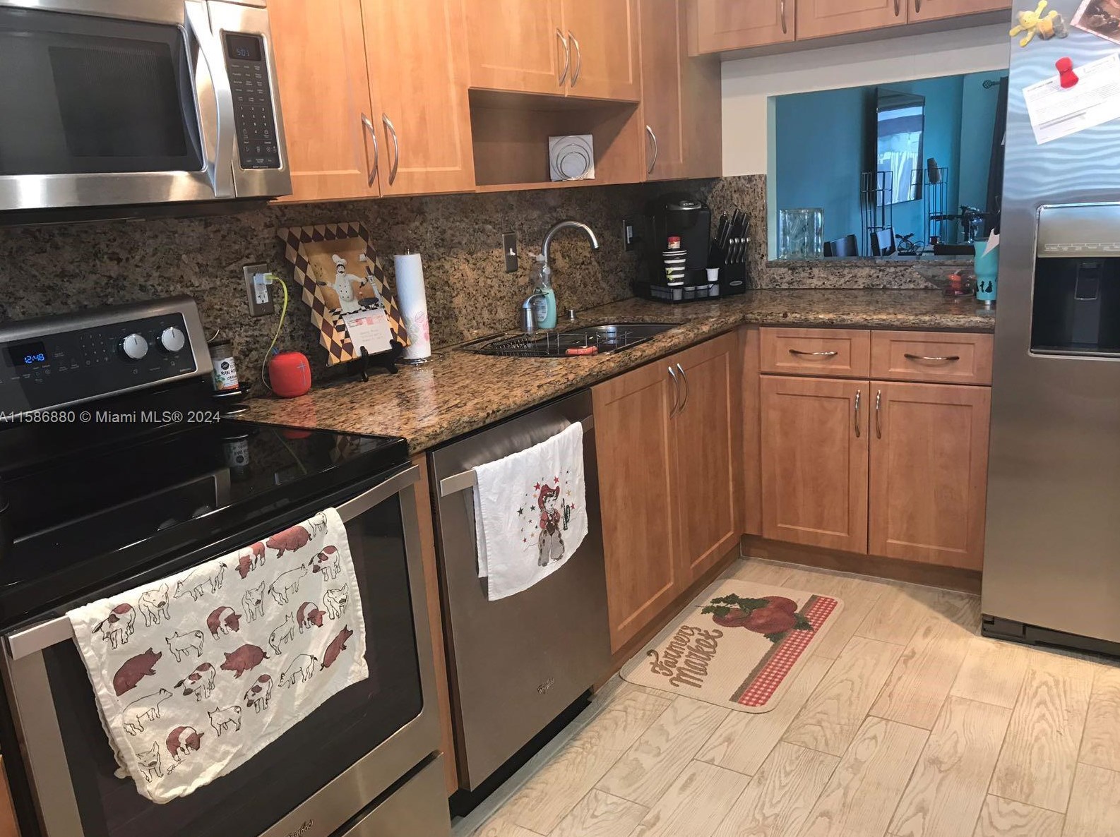 7050 Nw 169th St #7050, Hialeah, FL 33015