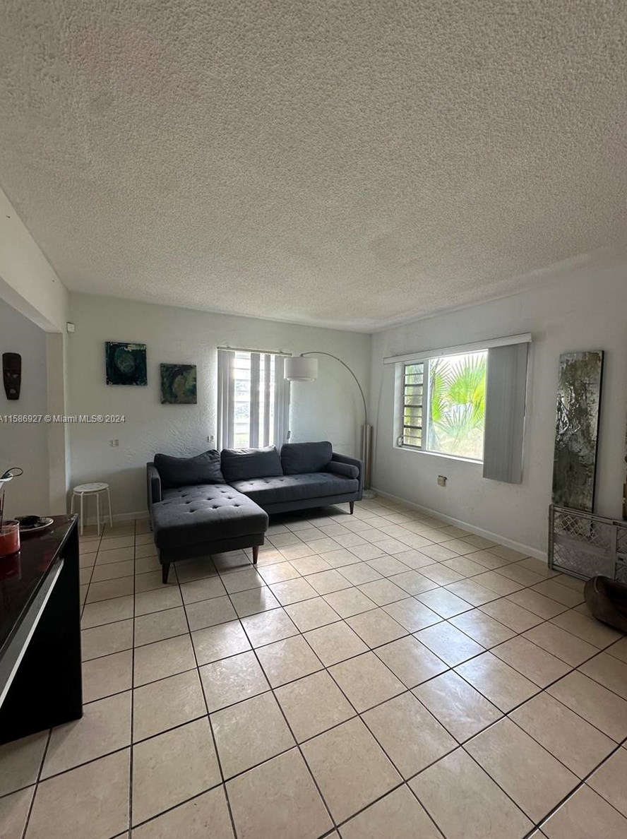 1300 134 St, Miami FL 33161-4352 exterior