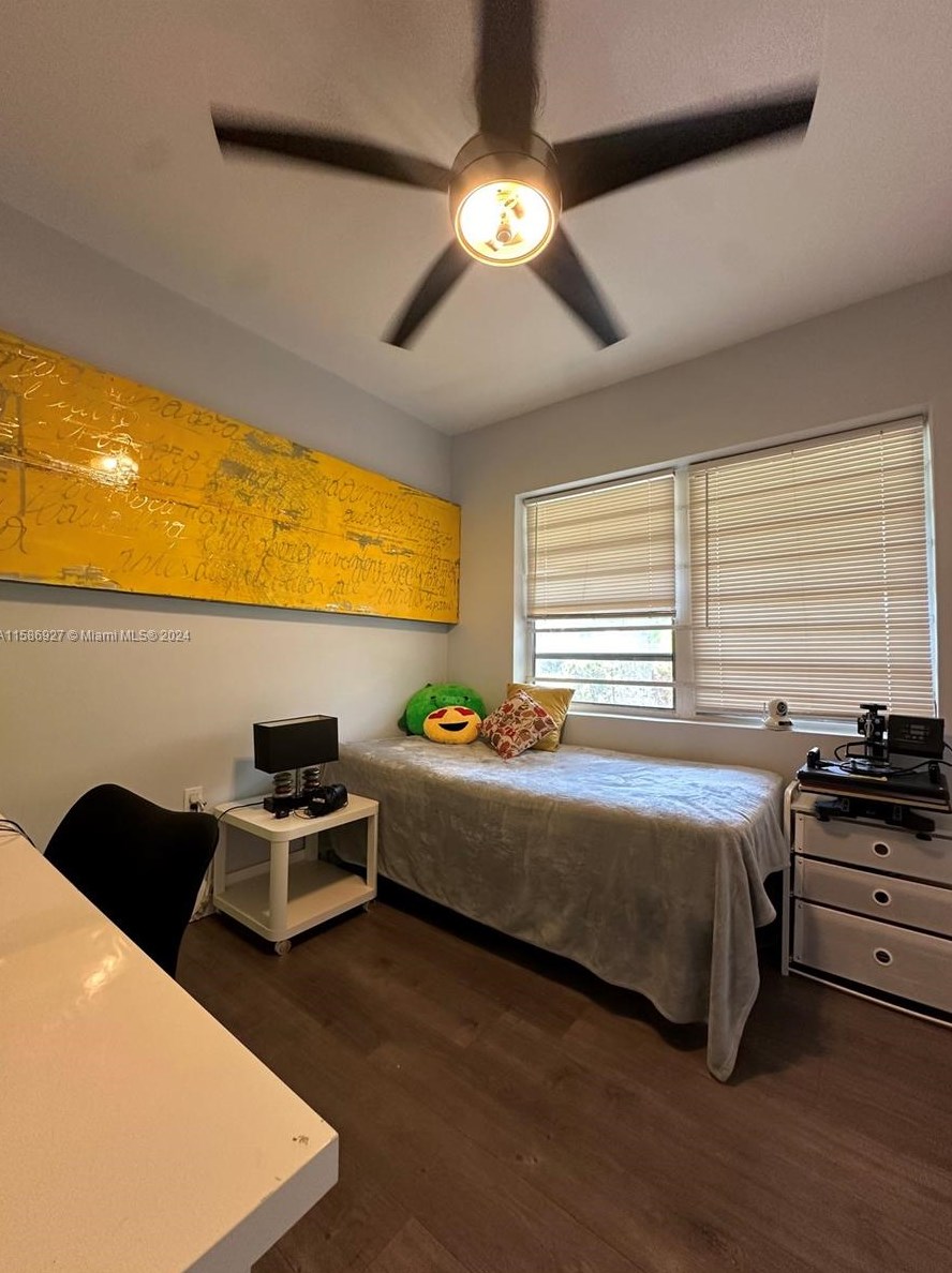 1300 134 St, Miami FL 33161-4352 exterior