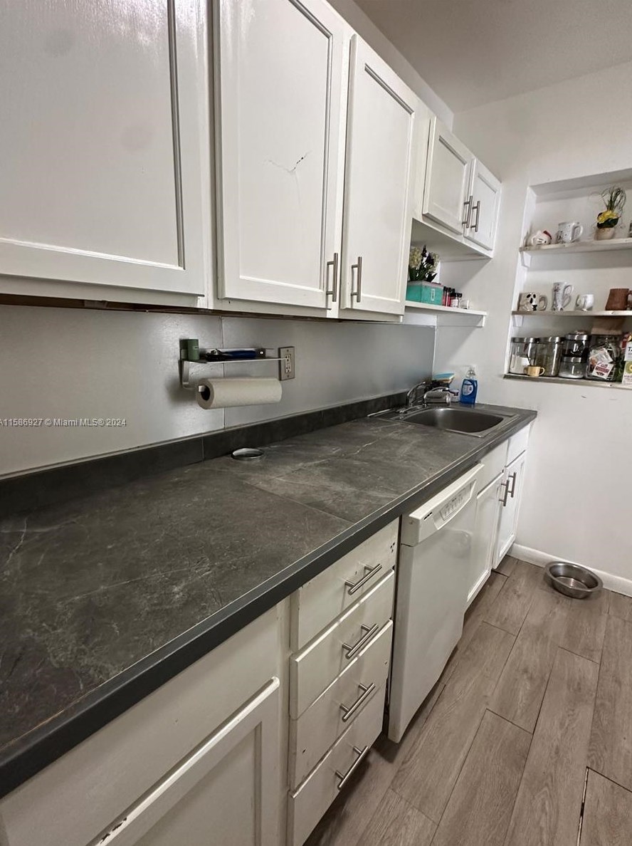 1300 134 St, Miami FL 33161-4352 exterior