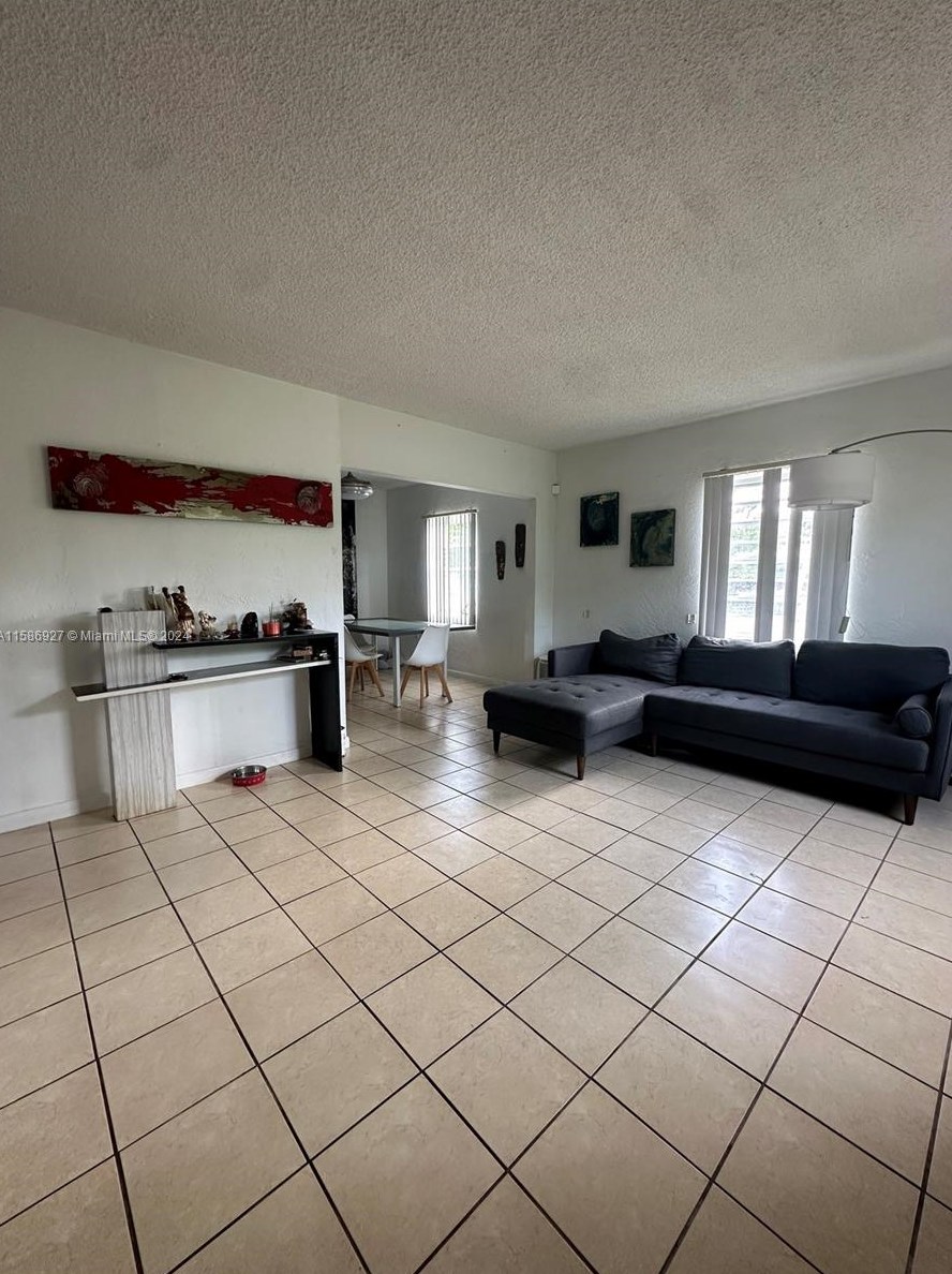 1300 134 St, Miami FL 33161-4352 exterior