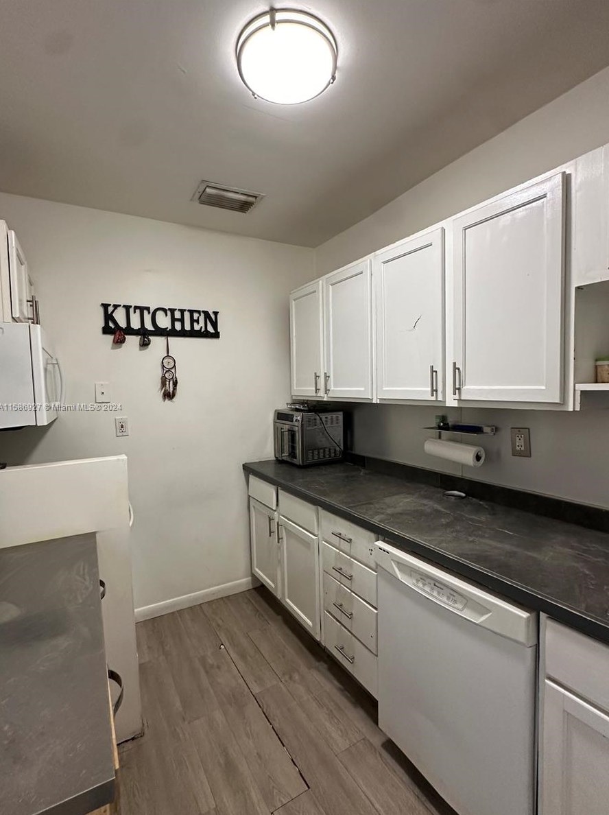 1300 134 St, Miami FL 33161-4352 exterior