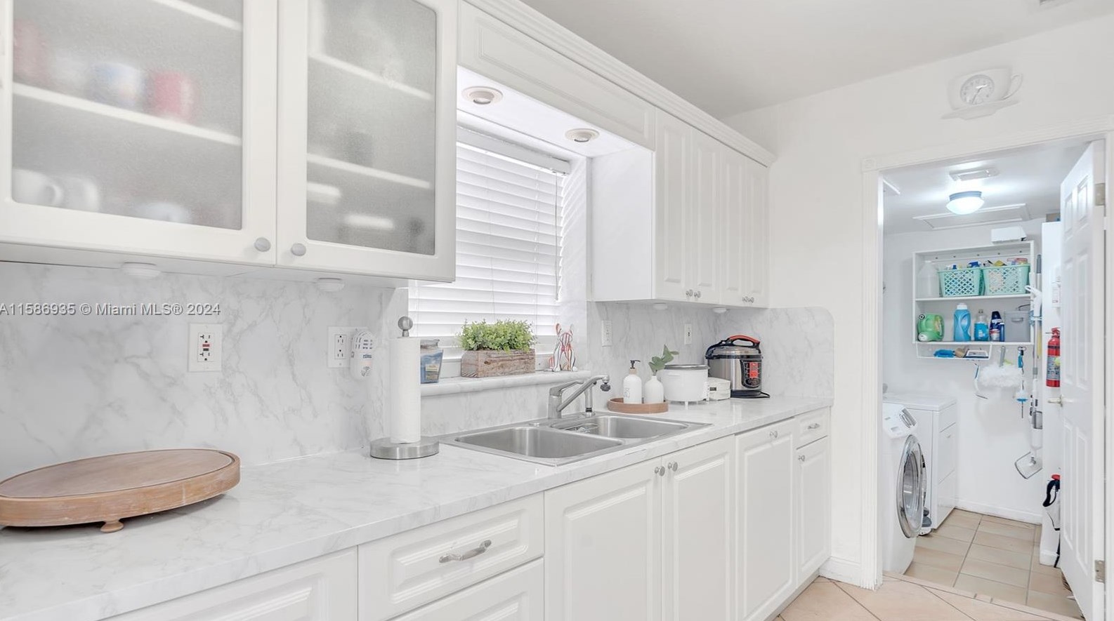 1830 92 Ct, Miami FL 33189-2464 exterior