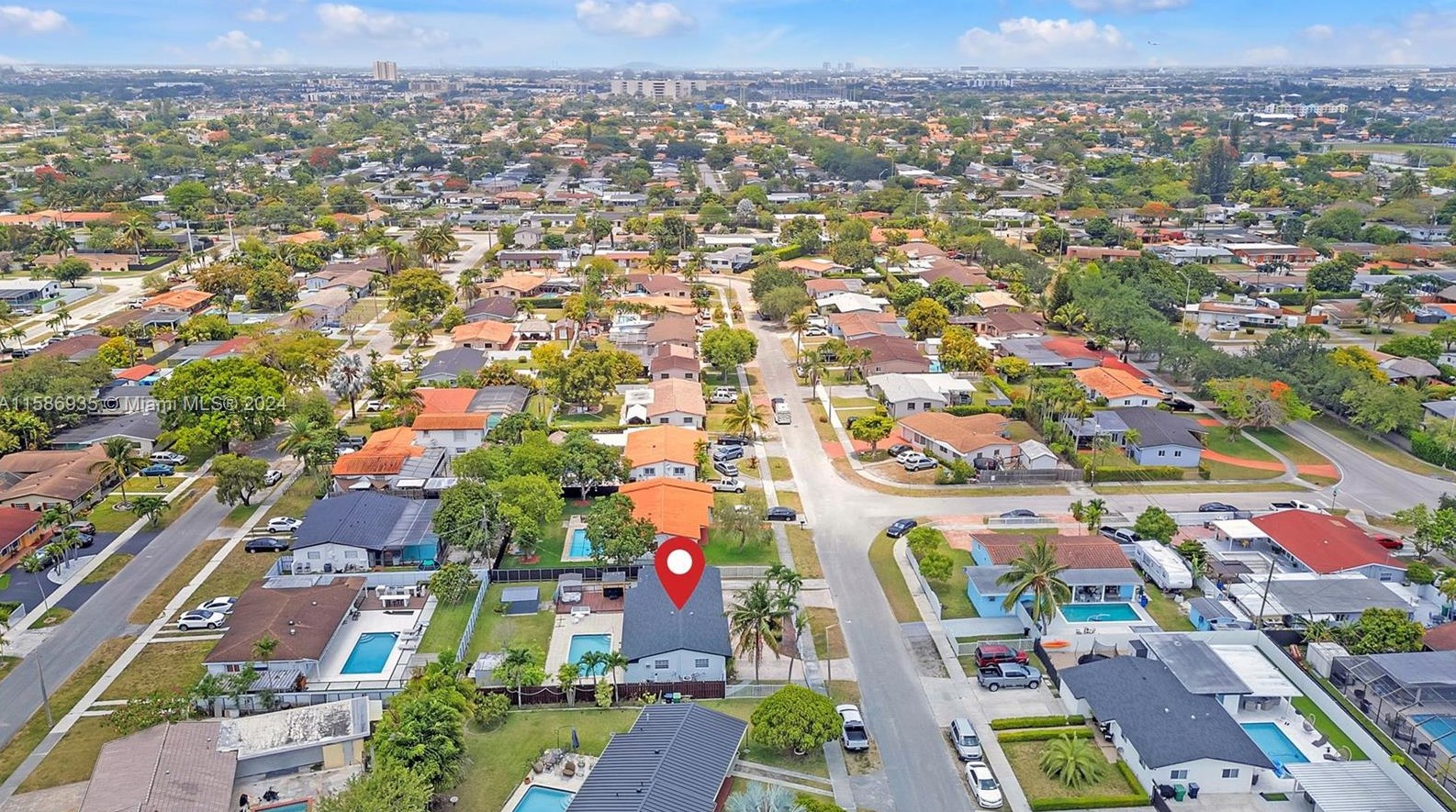 1830 92 Ct, Miami FL 33189-2464 exterior