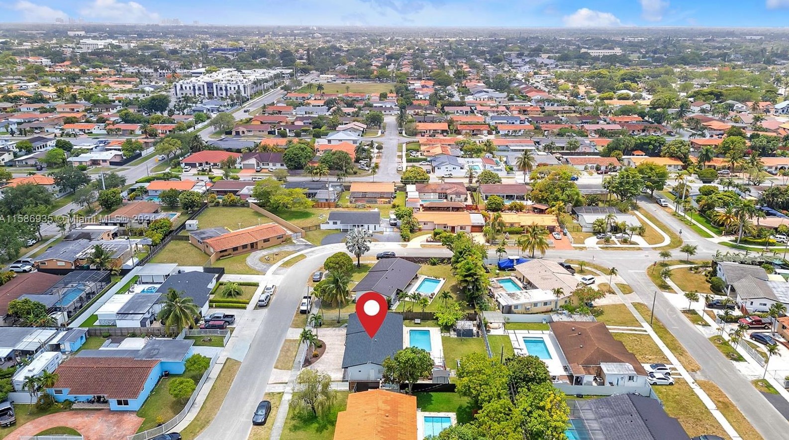 1830 92 Ct, Miami FL 33189-2464 exterior