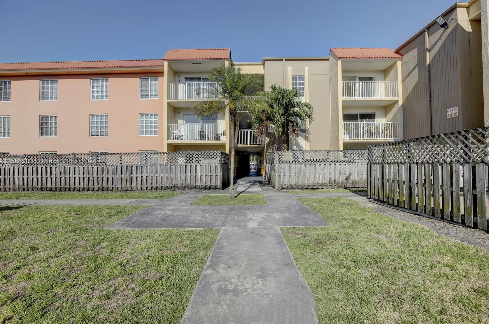 4804 79th Ave, Miami FL 33166-5447 exterior