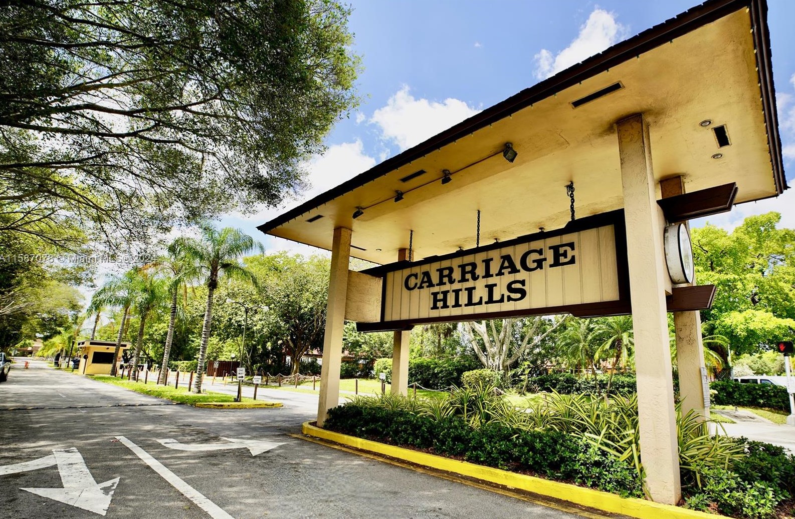 251 Berkley Rd, Hollywood FL  33024-1173 exterior