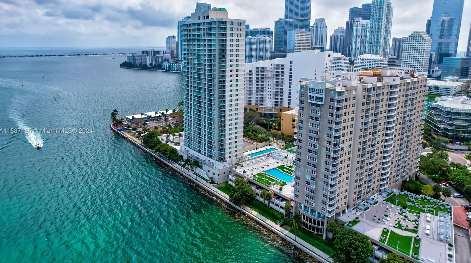 770 Claughton Island Dr, Miami FL 33131-2451 exterior