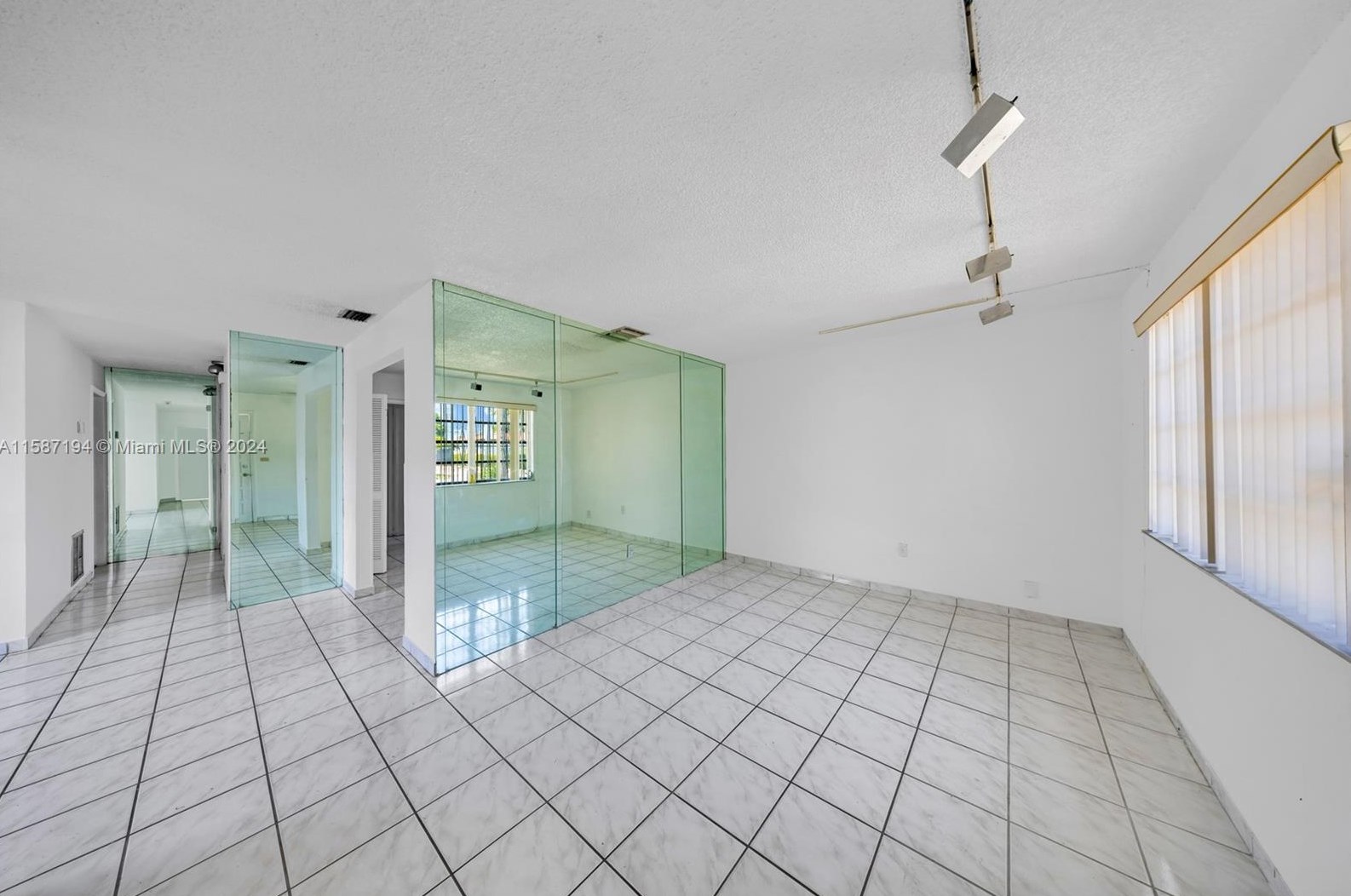 654 35th St, Hialeah FL  33012-5129 exterior