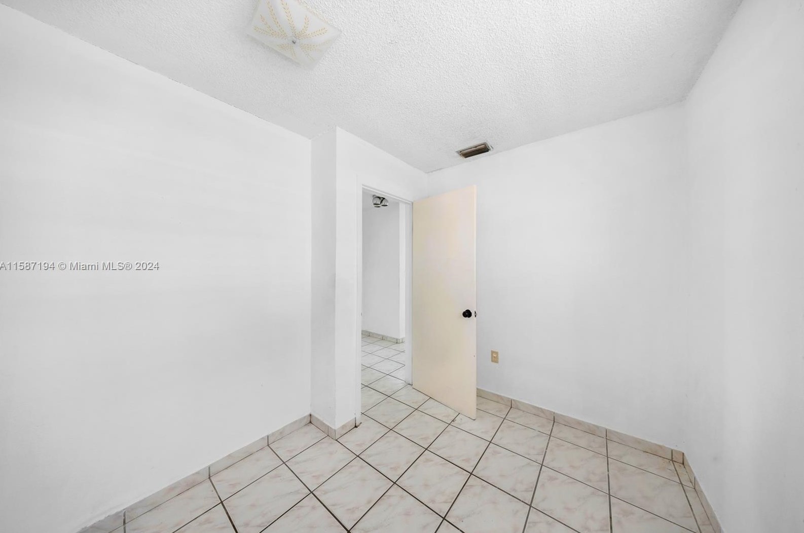 654 35 St, Hialeah FL  33012-4828 exterior