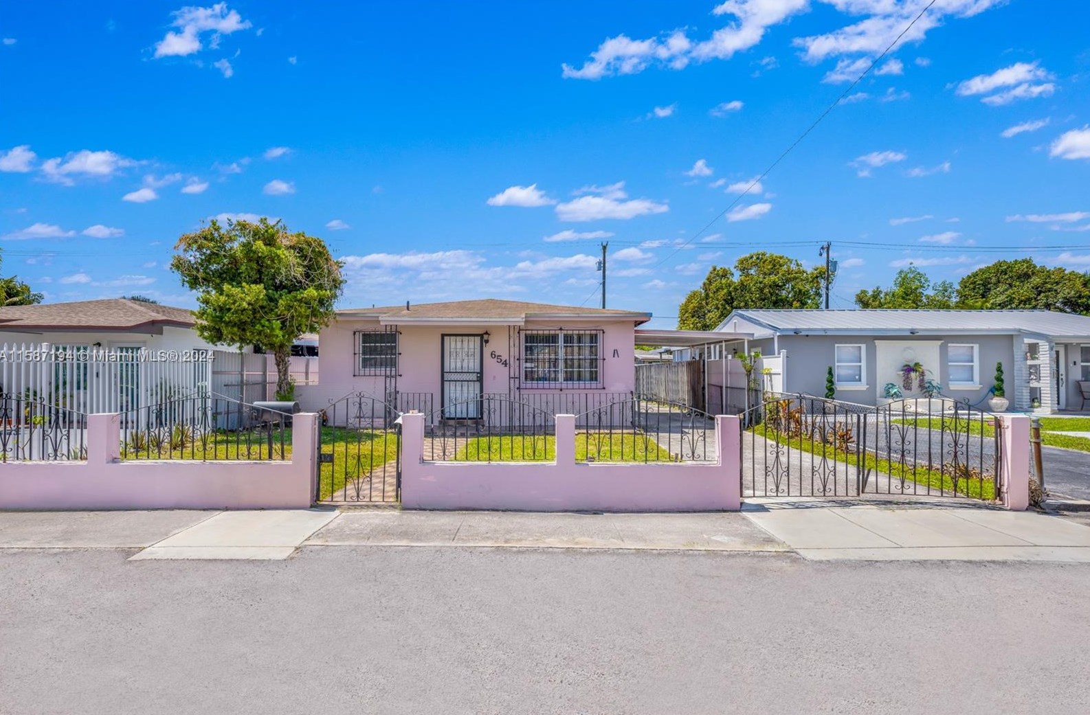 654 35 St, Hialeah FL  33012-4828 exterior