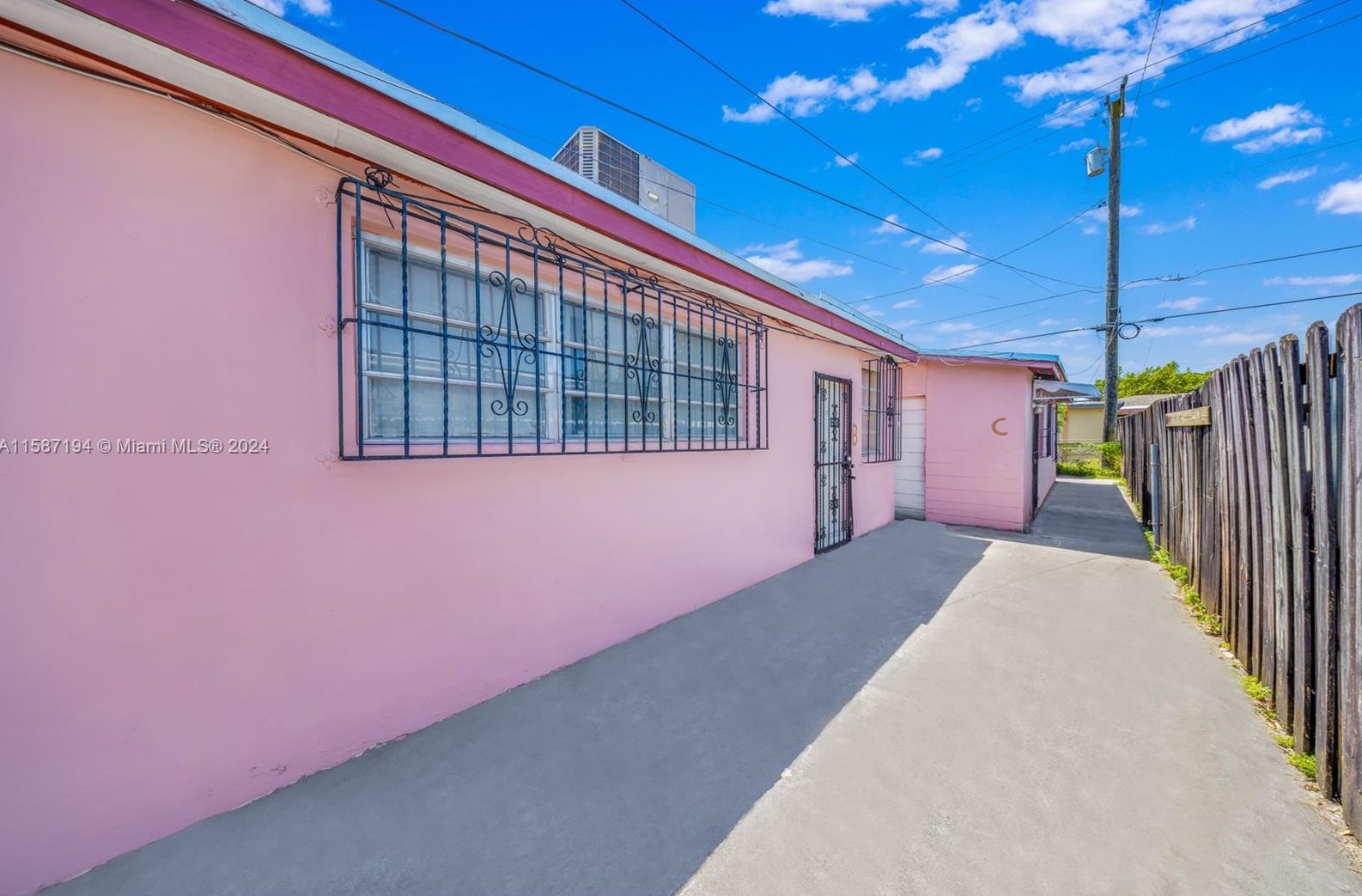 654 35 St, Hialeah FL  33012-4828 exterior