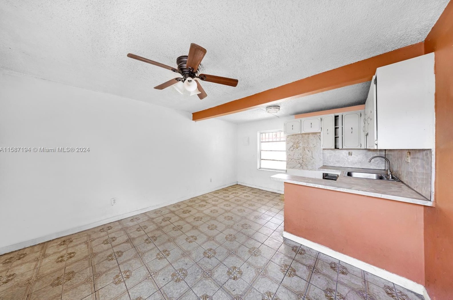 654 35 St, Hialeah FL  33012-4828 exterior