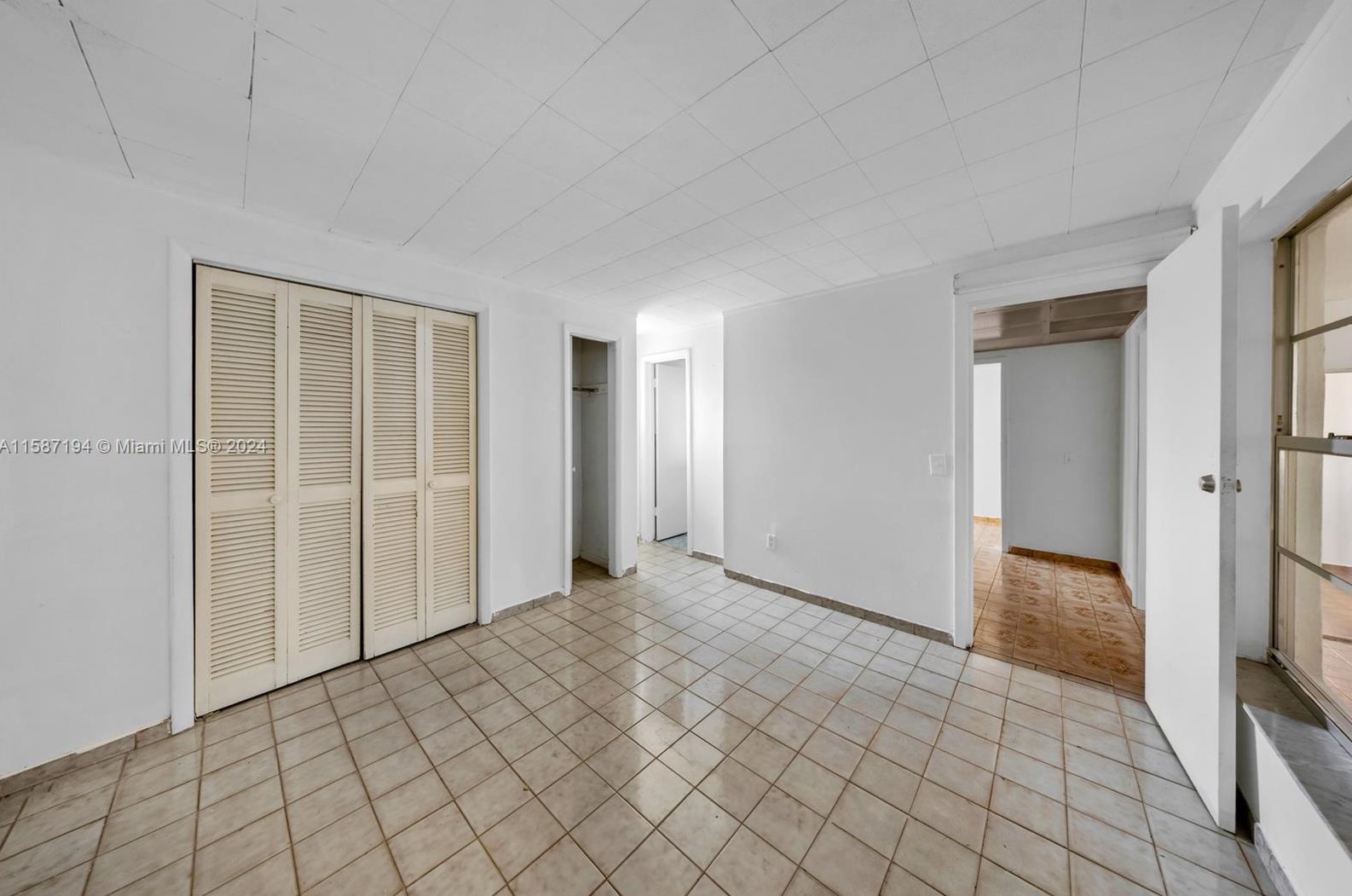 654 35 St, Hialeah FL  33012-4828 exterior