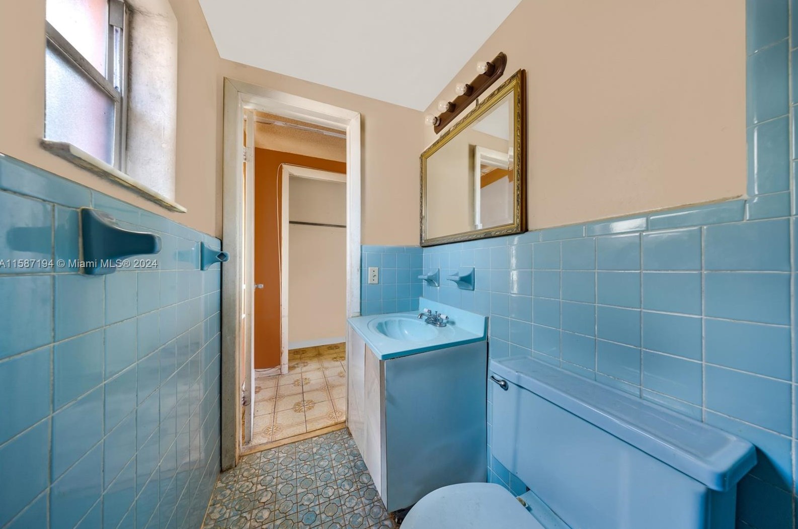 654 35 St, Hialeah FL  33012-4828 exterior