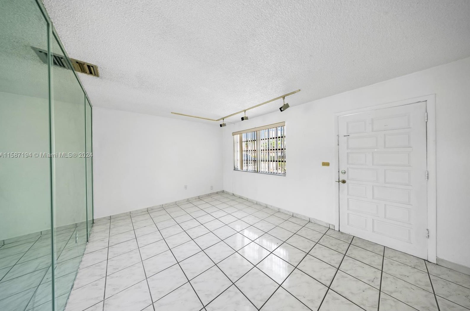 654 35 St, Hialeah FL  33012-4828 exterior