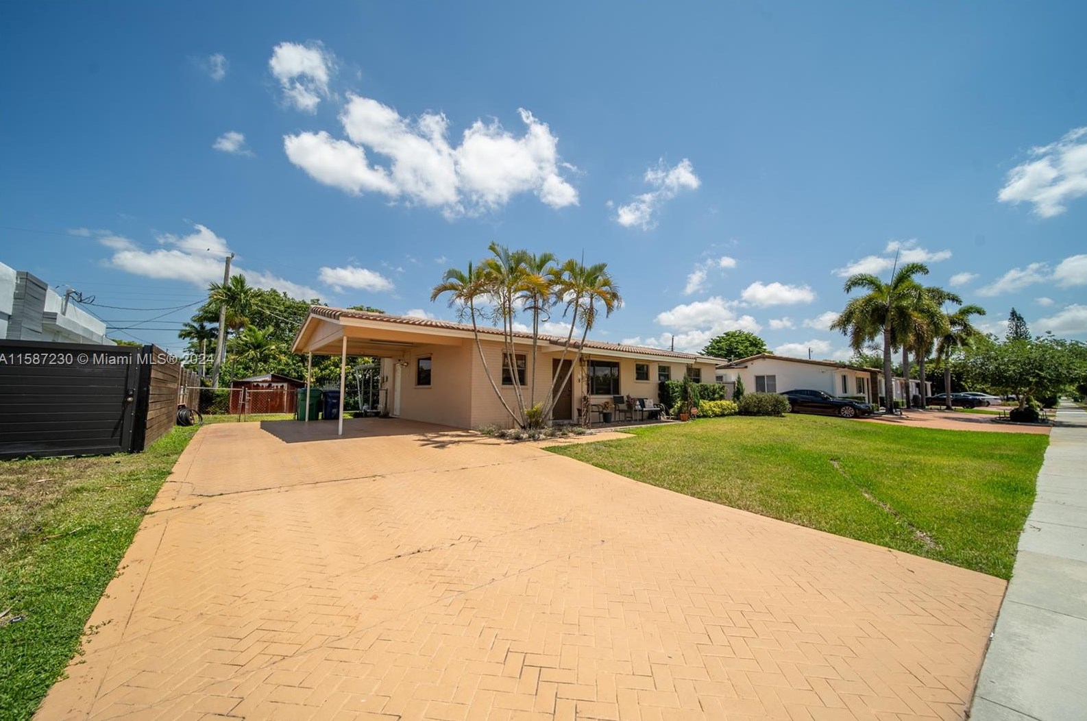 7965 Nw 174th St, Hialeah, FL 33015