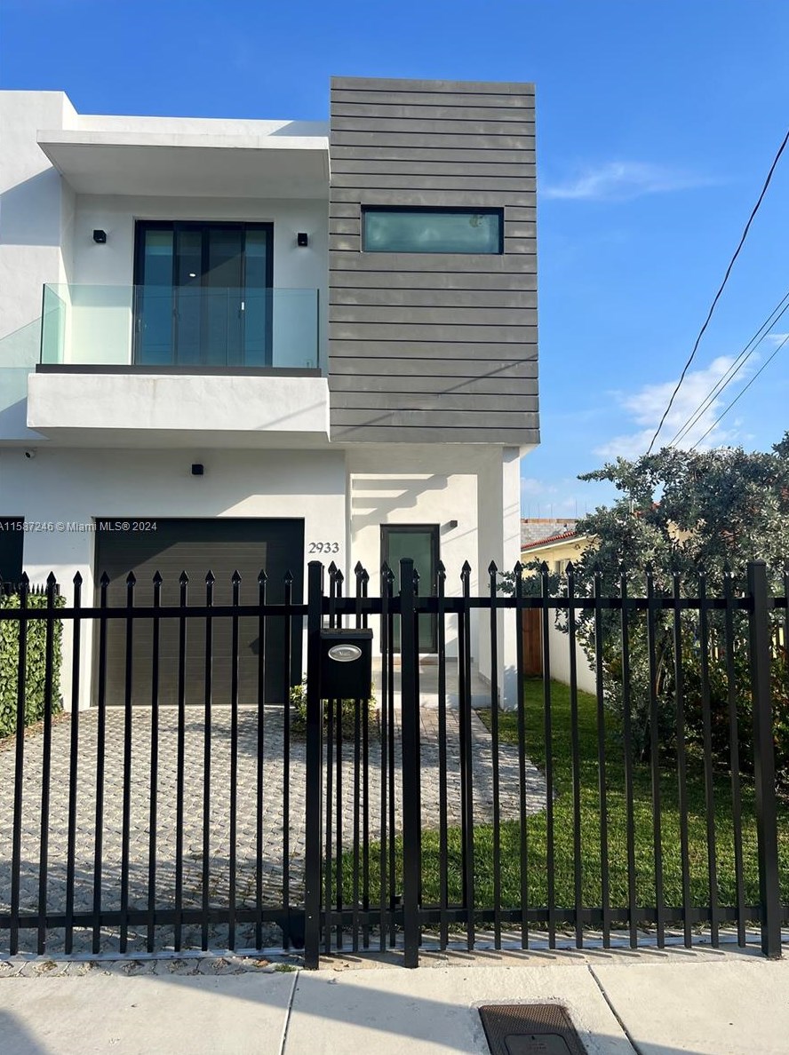 2933 21st Ter, Miami, FL 33145-2319
