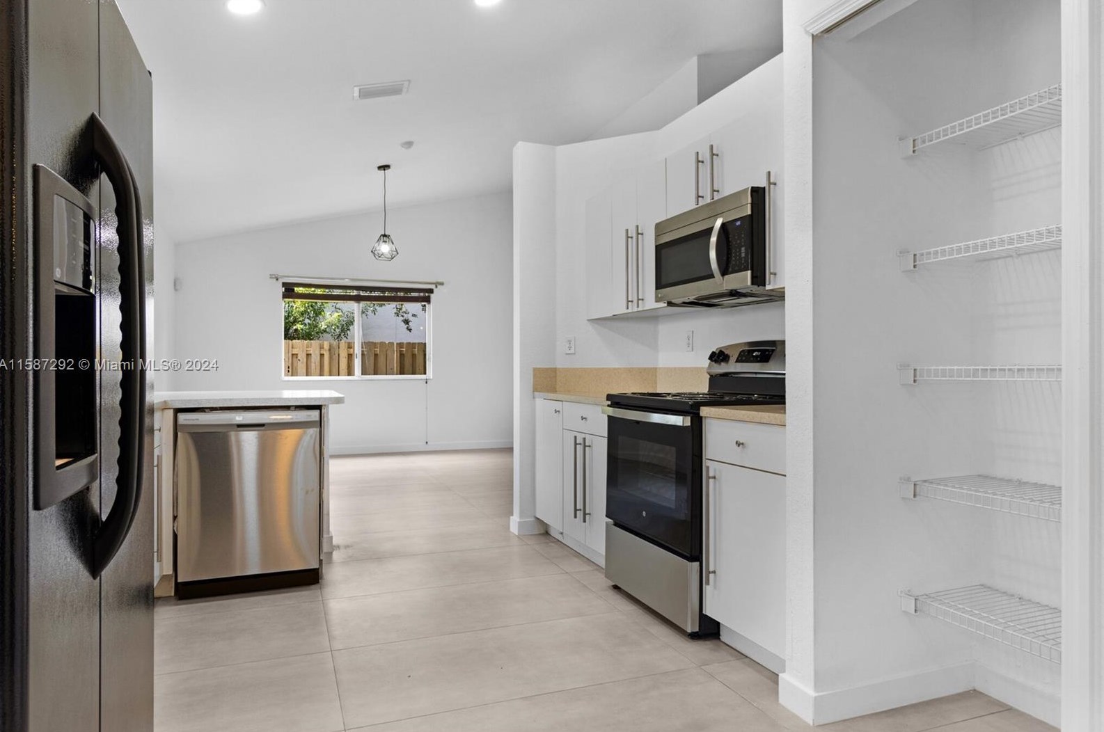 9264 209th Ter, Miami, FL 33189-3416