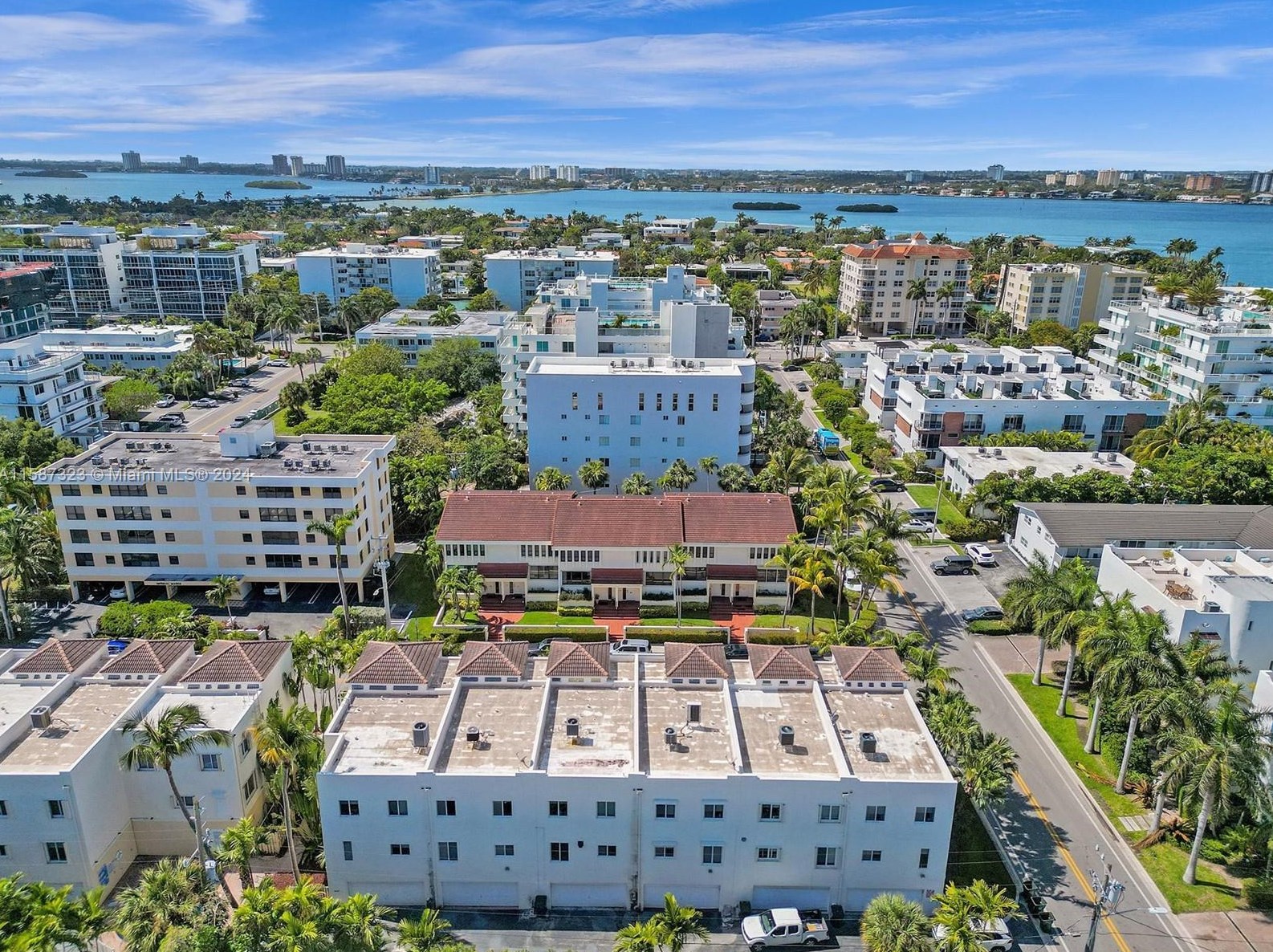 10073 Bay Harbor Ter, Miami, FL 33154-1509