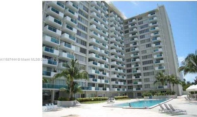 1000 West Ave #1401, Miami Beach, FL 33139