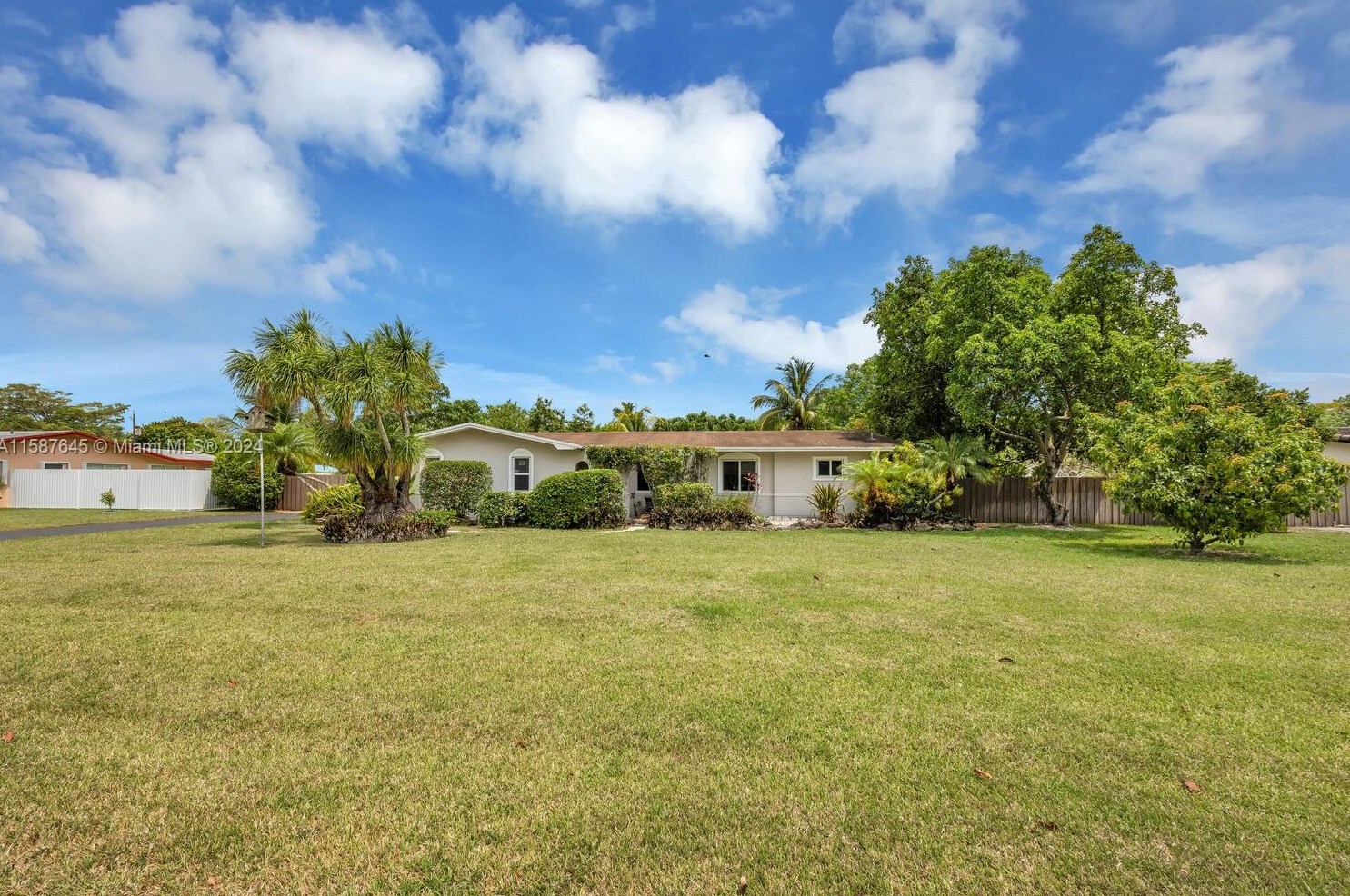 18565 295th Ter, Homestead, FL 33030-2435