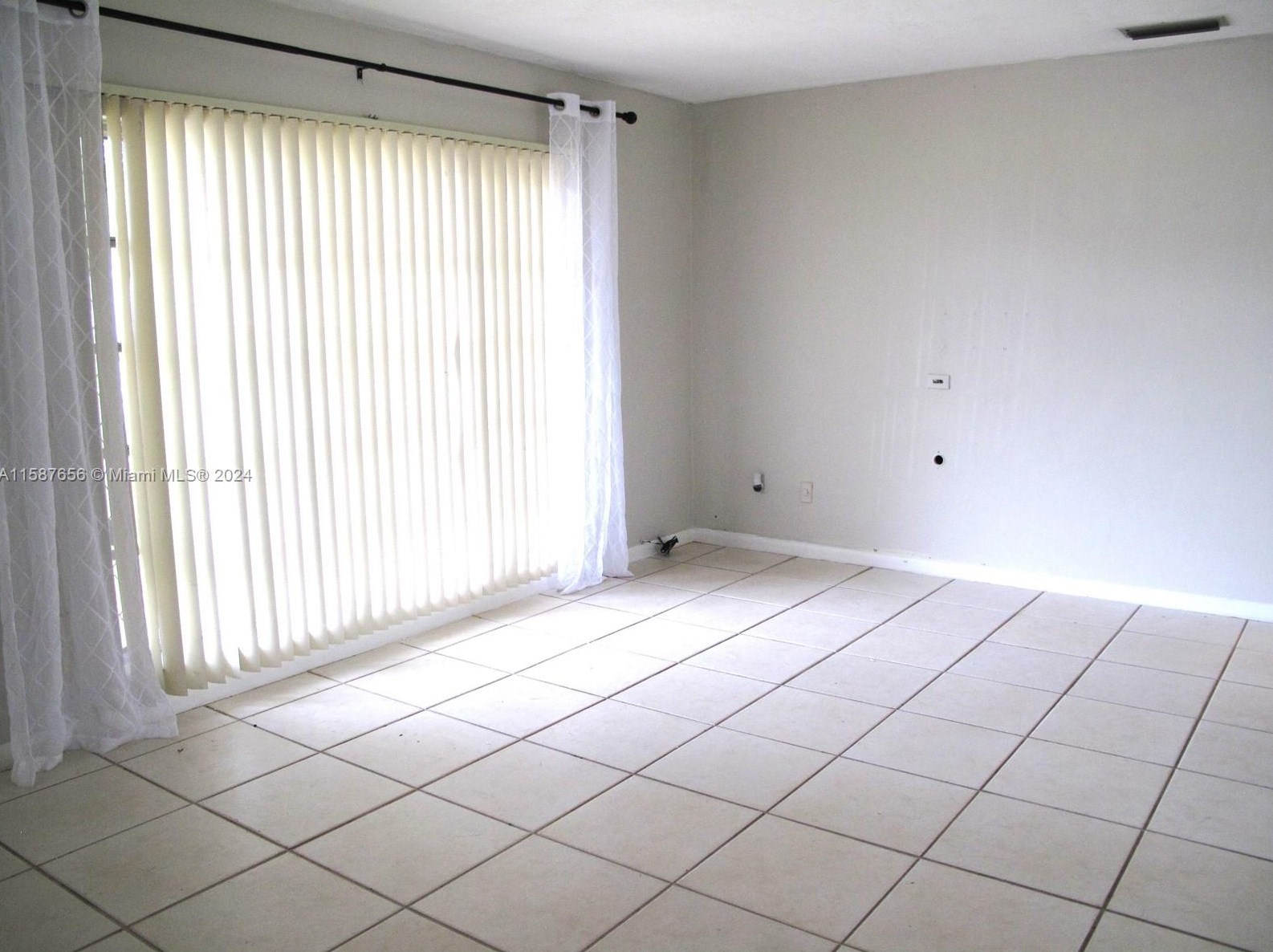 12320 Sw 105th St, Miami, FL 33186