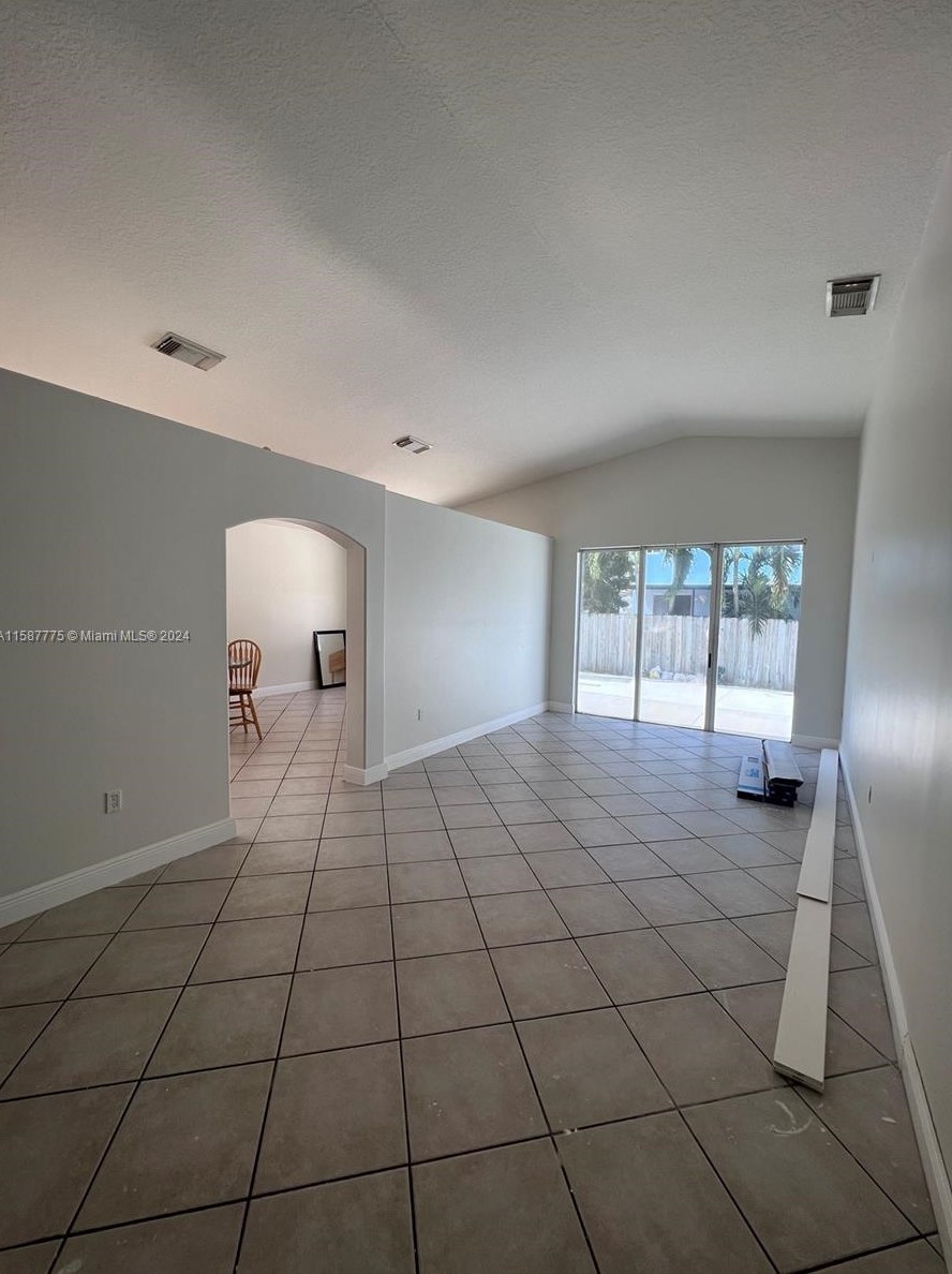 16147 Sw 66th Terrace, Miami, FL 33193