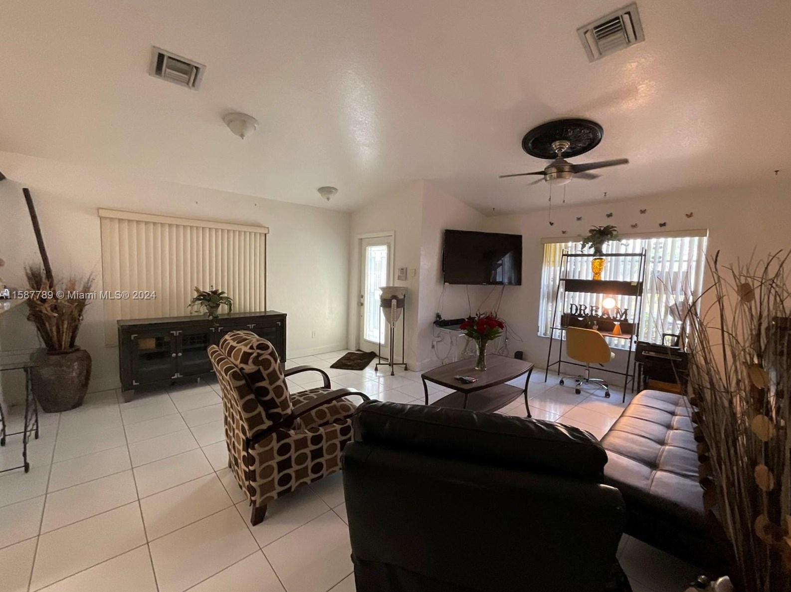 2220 Cody St, Hollywood FL 33021-2139 exterior