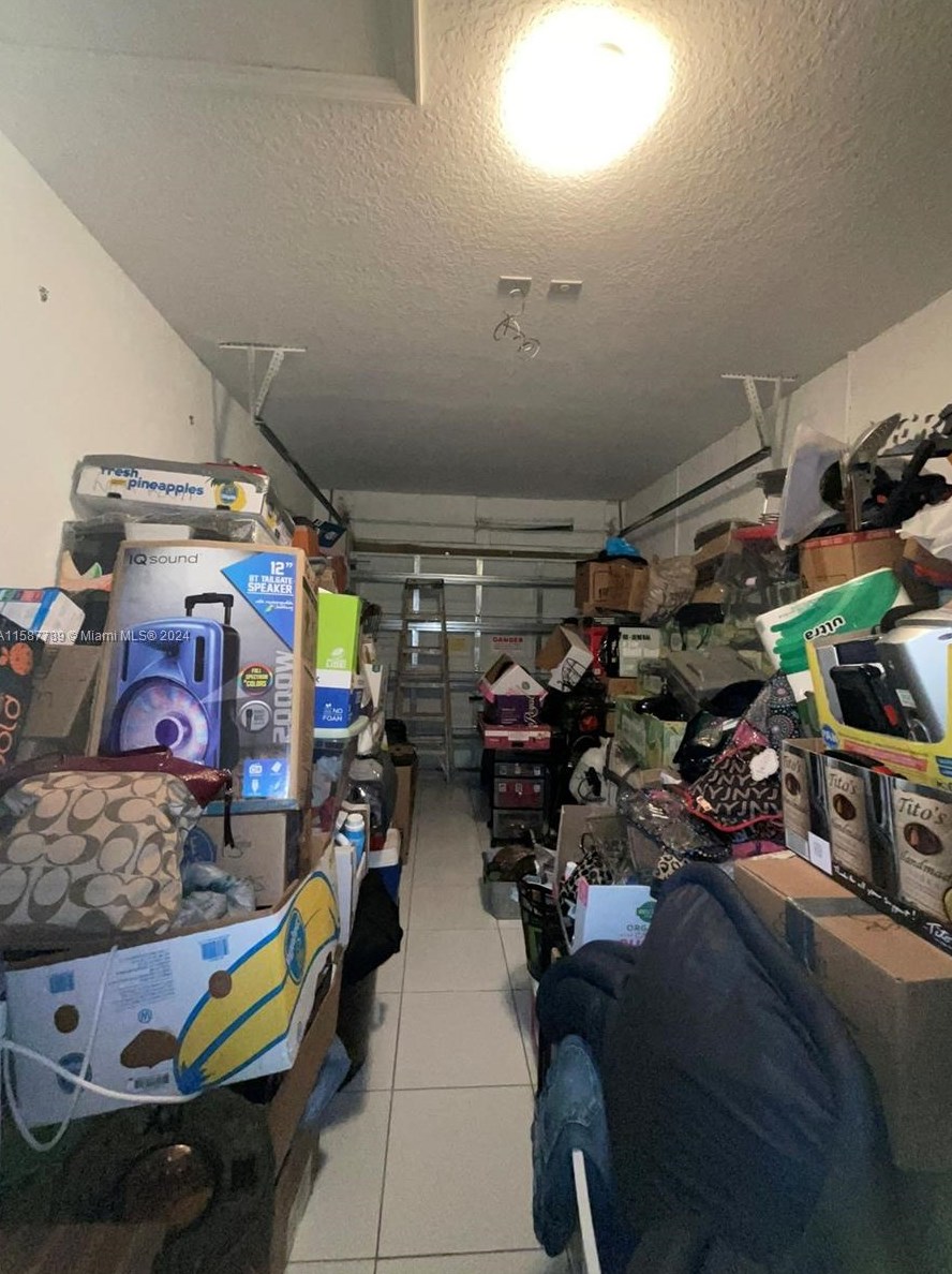 2220 Cody St, Hollywood FL 33021-2139 exterior