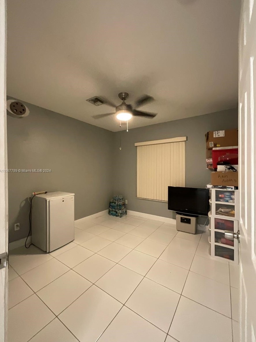 2220 Cody St, Hollywood FL 33021-2139 exterior