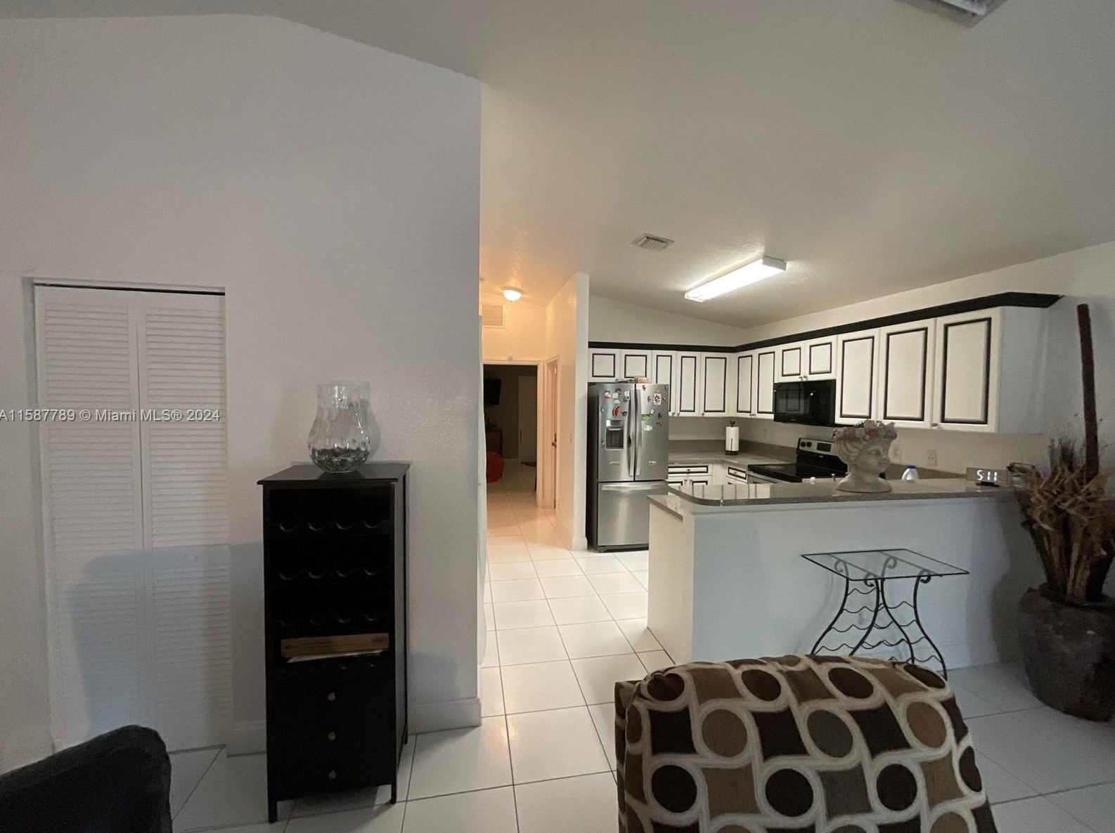 2220 Cody St, Hollywood FL 33021-2139 exterior