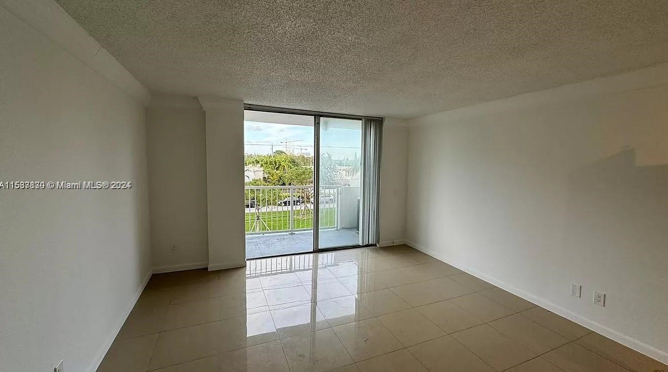 2020 Ne 135th St #208, Miami, FL 33181