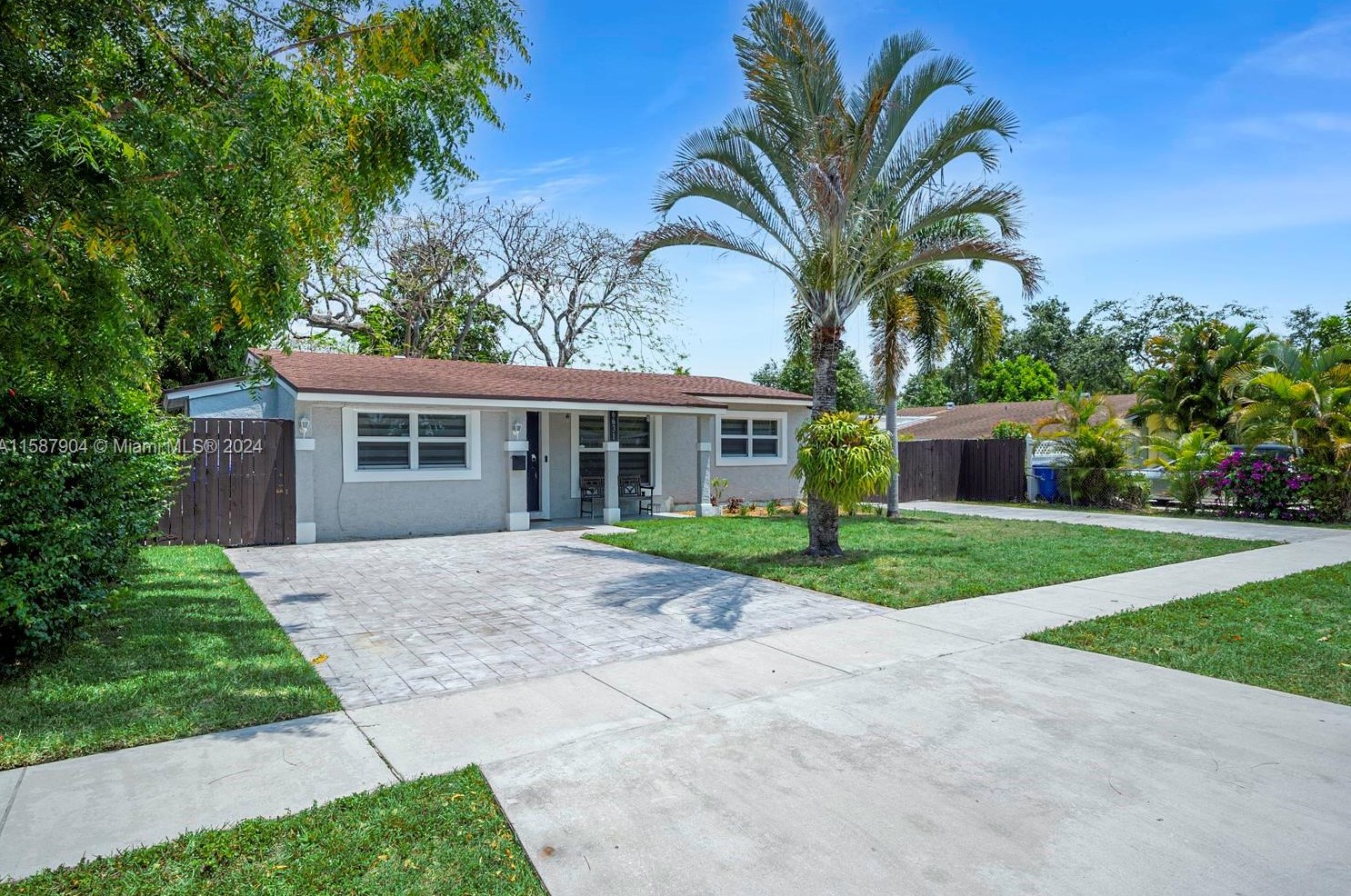 6631 Coolidge St, Hollywood, FL 33024-3916