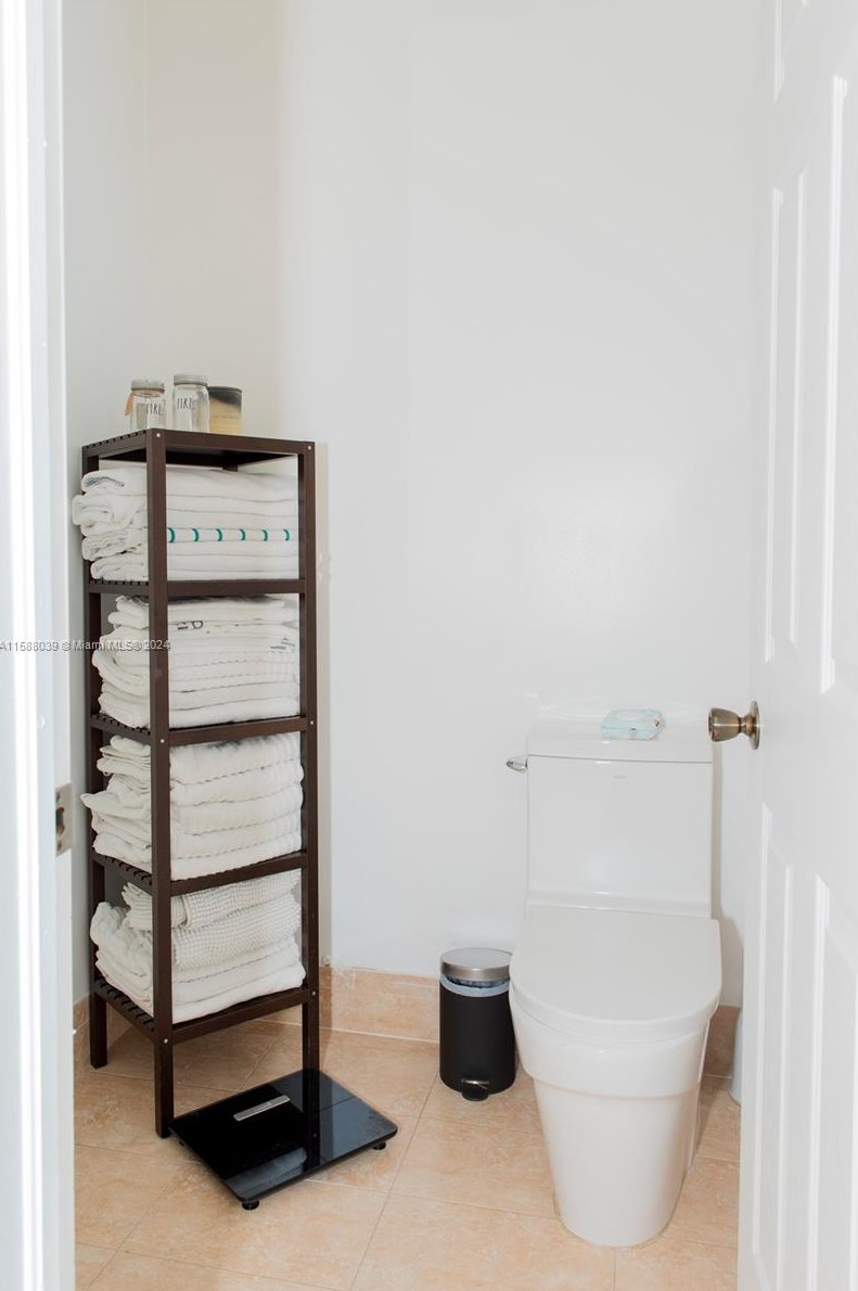 802 104th Ave, Miami FL 33176-4085 exterior