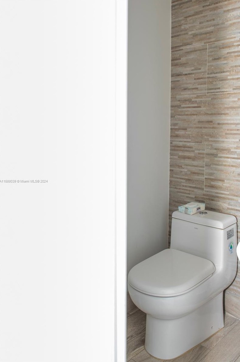 802 104th Ave, Miami FL 33176-4085 exterior