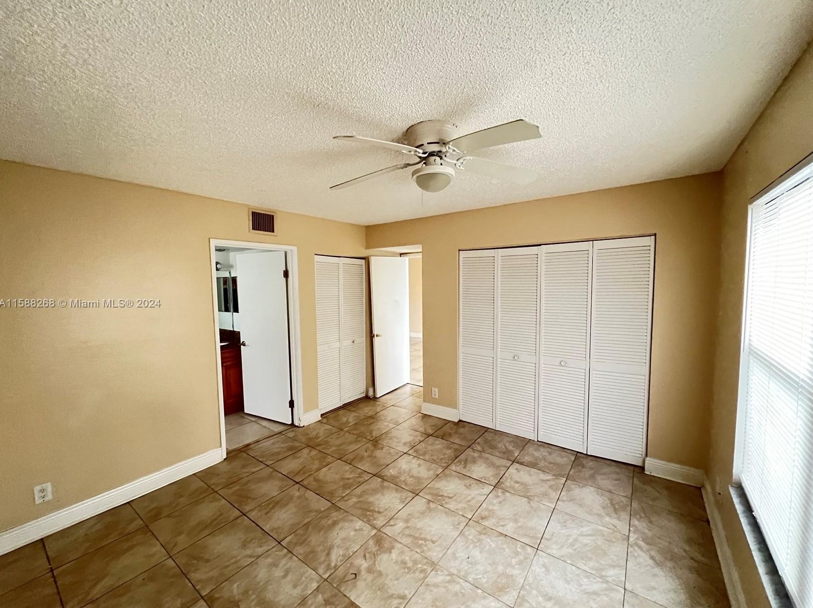 1523 Lake Crystal Dr, West Palm Beach, FL 33411-2083