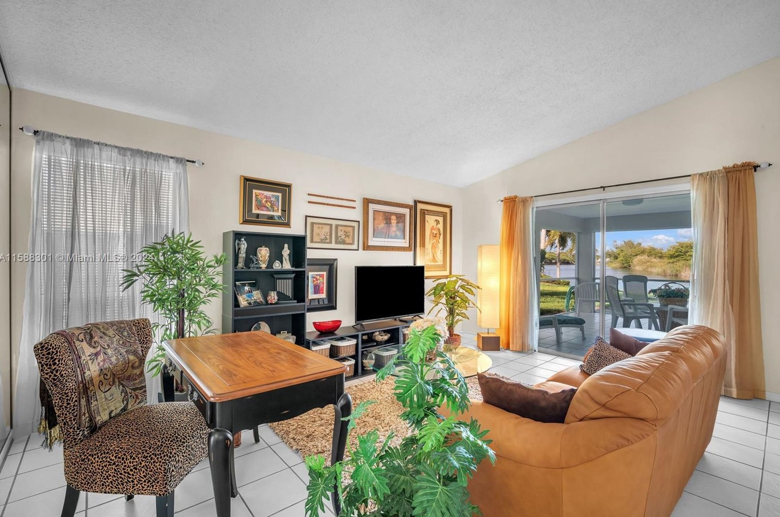 735 18th Ln, Homestead, FL 33033-5250