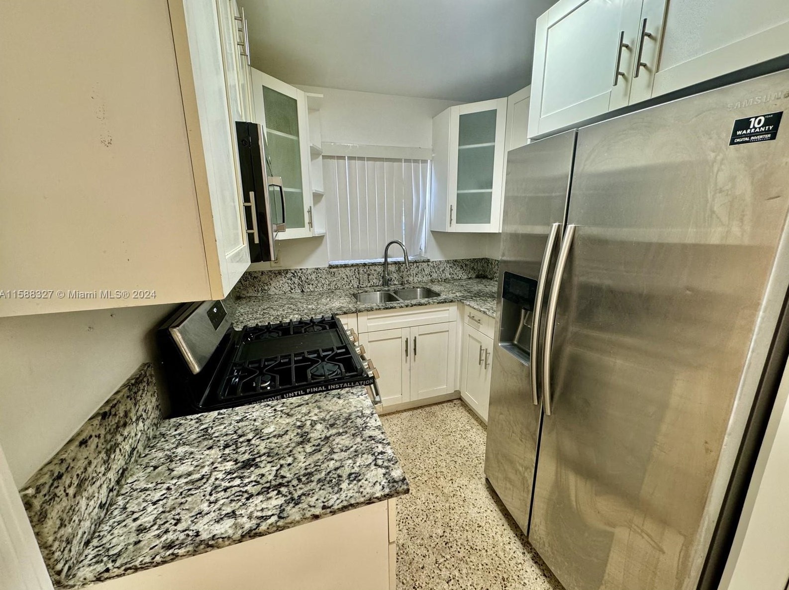 2482 175th Ter, Miami, FL 33056-3612
