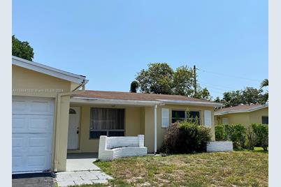 3620 NW 35th Ave - Photo 1